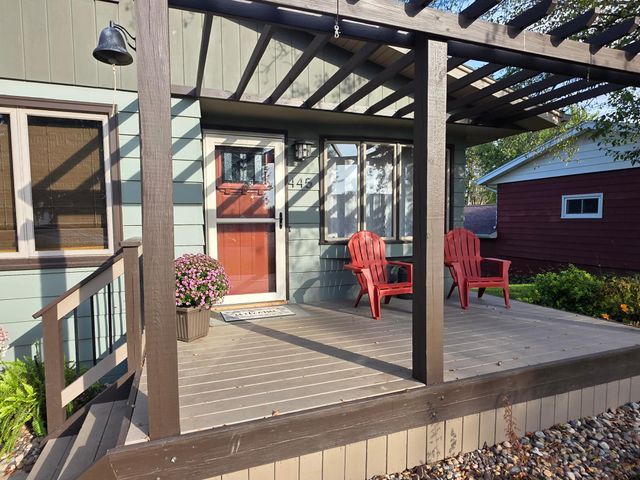 445 6th Street SW, Plainview, MN 55964