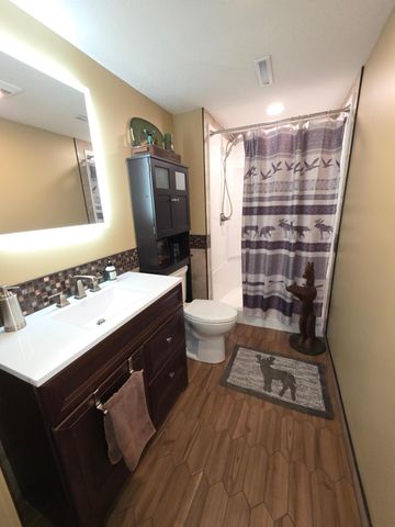 445 6th Street SW, Plainview, MN 55964