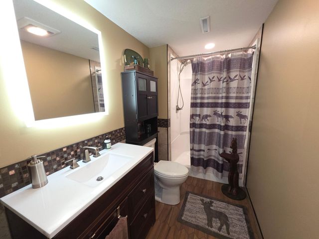 445 6th Street SW, Plainview, MN 55964