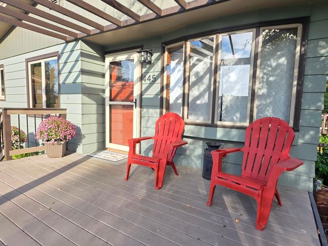 445 6th Street SW, Plainview, MN 55964