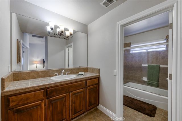 6125 Del Monte, Chowchilla, CA 93610