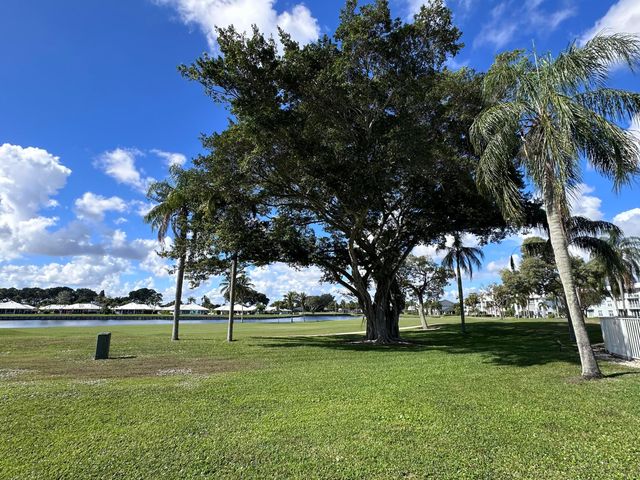 145 Atlantis Boulevard 302, Atlantis, FL 33462
