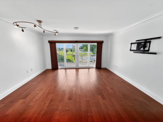145 Atlantis Boulevard 302, Atlantis, FL 33462