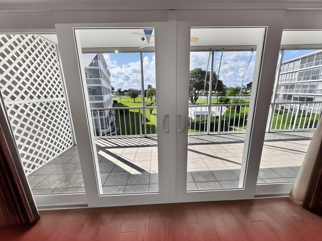 145 Atlantis Boulevard 302, Atlantis, FL 33462