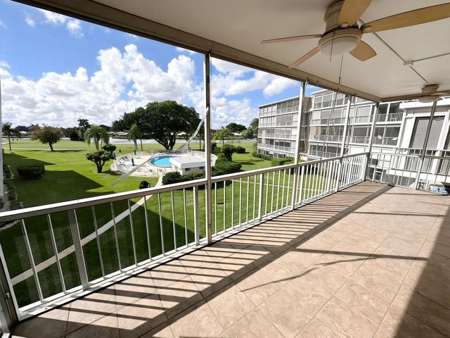 145 Atlantis Boulevard 302, Atlantis, FL 33462