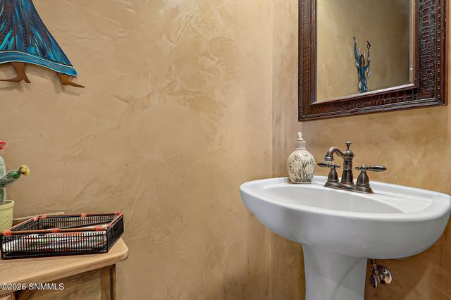 1216 Titania Court, Las Cruces, NM 88007