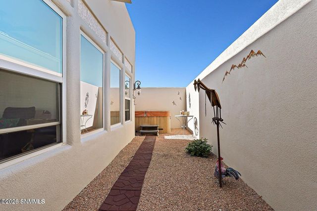 1216 Titania Court, Las Cruces, NM 88007
