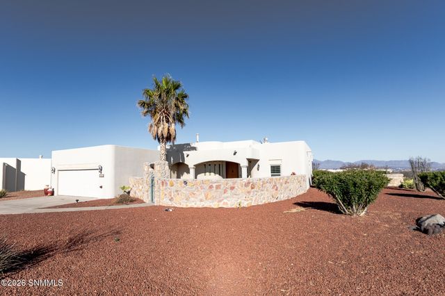 1216 Titania Court, Las Cruces, NM 88007