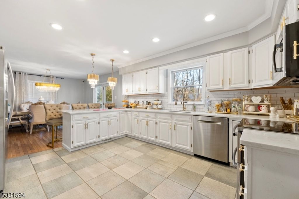 2 Clover Ave, Mansfield Twp., NJ 07882