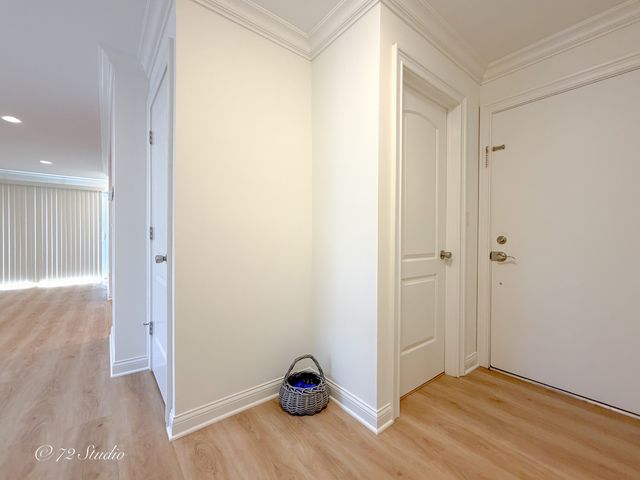 5 Echo Court 12, Vernon Hills, IL 60061