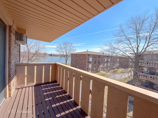 5 Echo Court 12, Vernon Hills, IL 60061