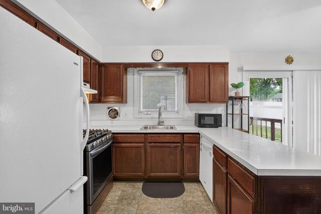 2206 WALNUT AVE, Hainesport, NJ 08036