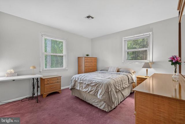 2206 WALNUT AVE, Hainesport, NJ 08036