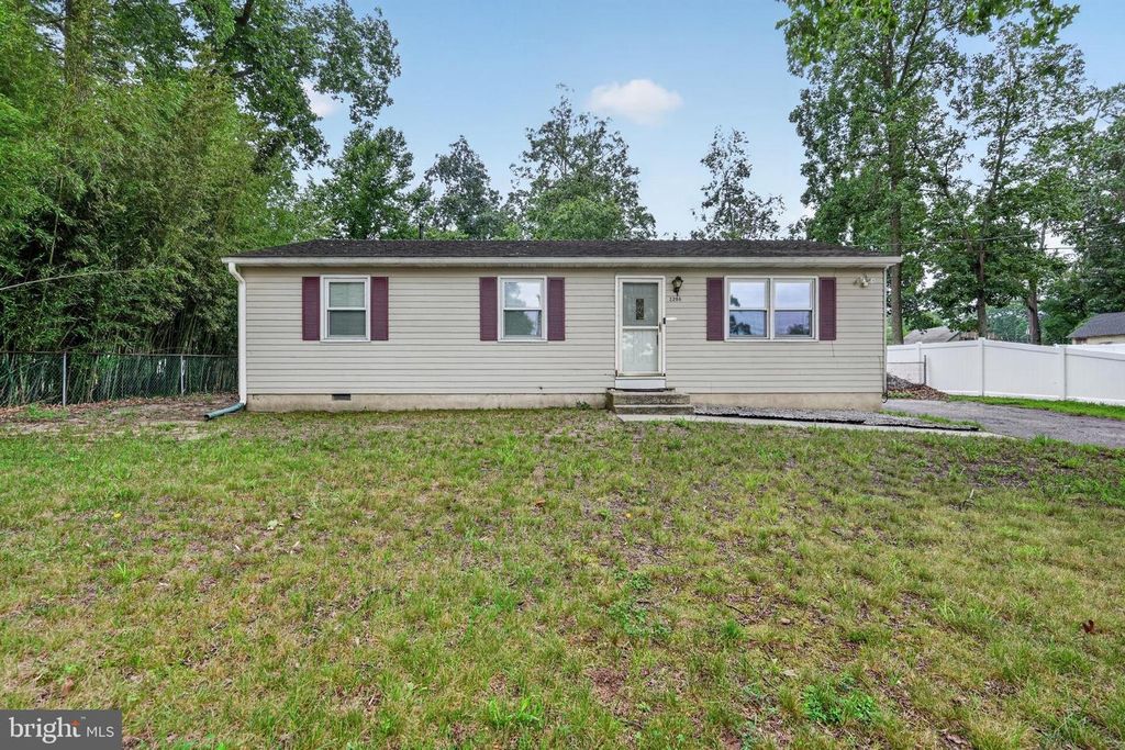 2206 WALNUT AVE, Hainesport, NJ 08036