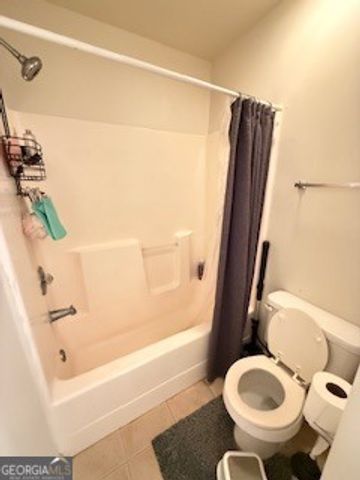 121 Village Drive, Loganville, GA 30052