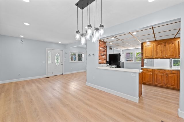 11 Shale St, Worcester, MA 01604
