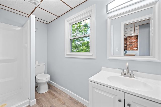 11 Shale St, Worcester, MA 01604