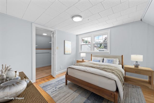 11 Shale St, Worcester, MA 01604