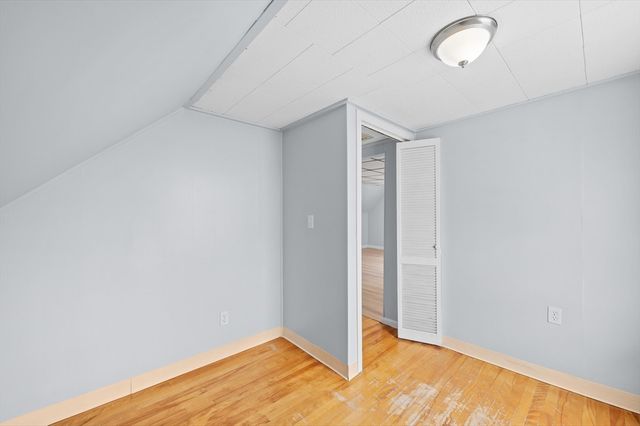 11 Shale St, Worcester, MA 01604