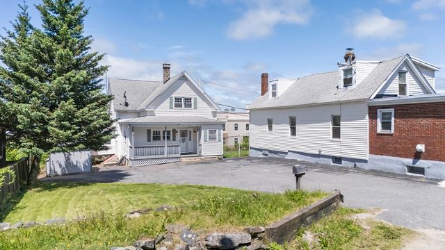 11 Shale St, Worcester, MA 01604
