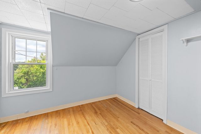 11 Shale St, Worcester, MA 01604