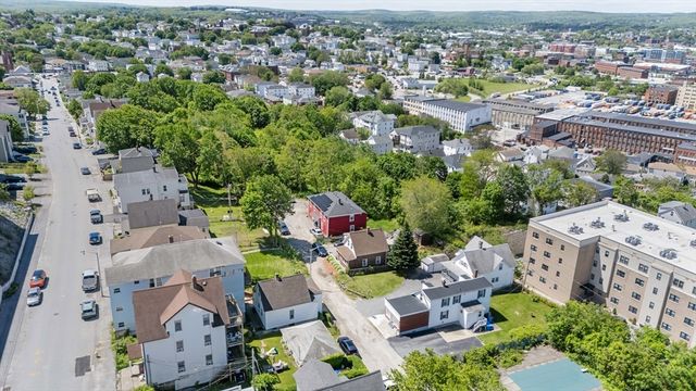 11 Shale St, Worcester, MA 01604