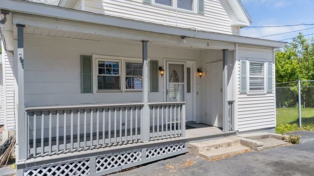 11 Shale St, Worcester, MA 01604