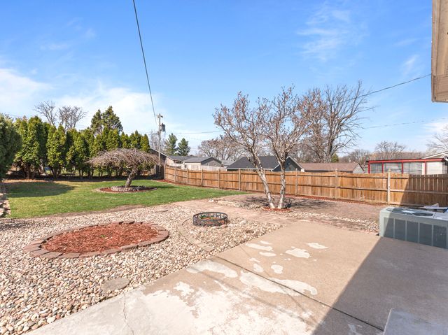 2628 N Gayman Avenue, Davenport, IA 52804