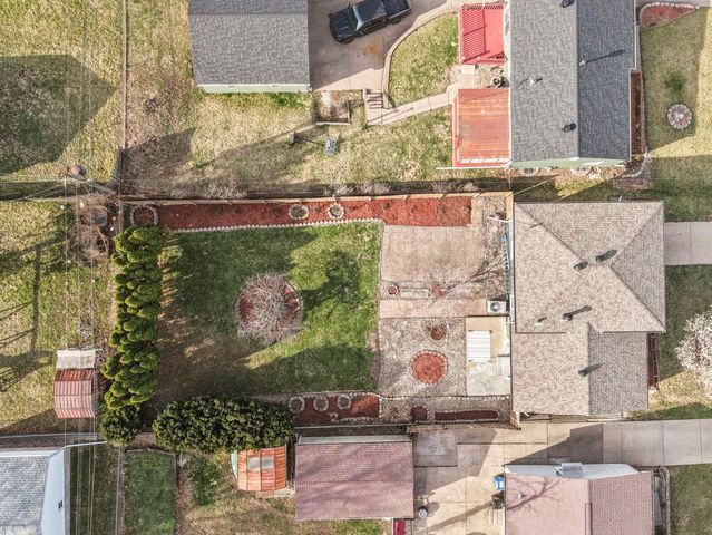 2628 N Gayman Avenue, Davenport, IA 52804
