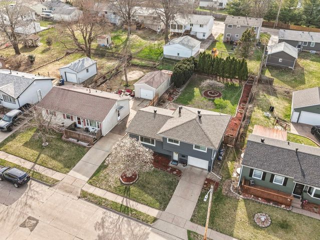 2628 N Gayman Avenue, Davenport, IA 52804