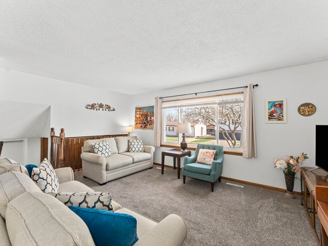 2628 N Gayman Avenue, Davenport, IA 52804