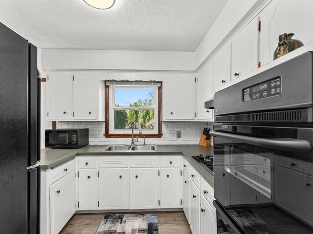 2628 N Gayman Avenue, Davenport, IA 52804
