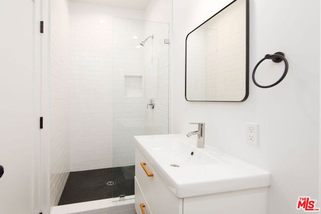 3700 W Sunset Boulevard 3, Los Angeles, CA 90026