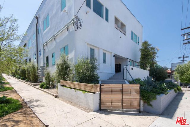 3700 W Sunset Boulevard 3, Los Angeles, CA 90026