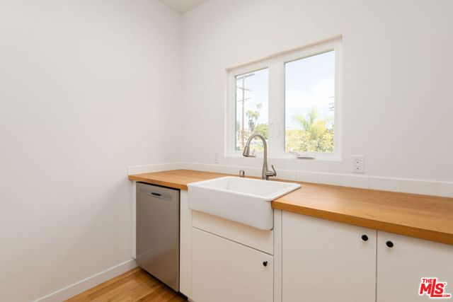 3700 W Sunset Boulevard 3, Los Angeles, CA 90026