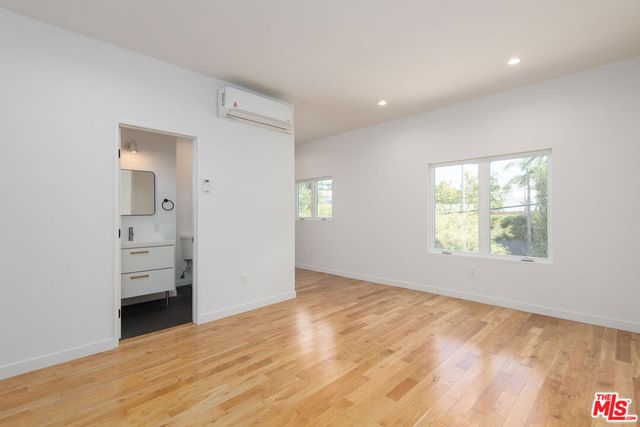 3700 W Sunset Boulevard 3, Los Angeles, CA 90026