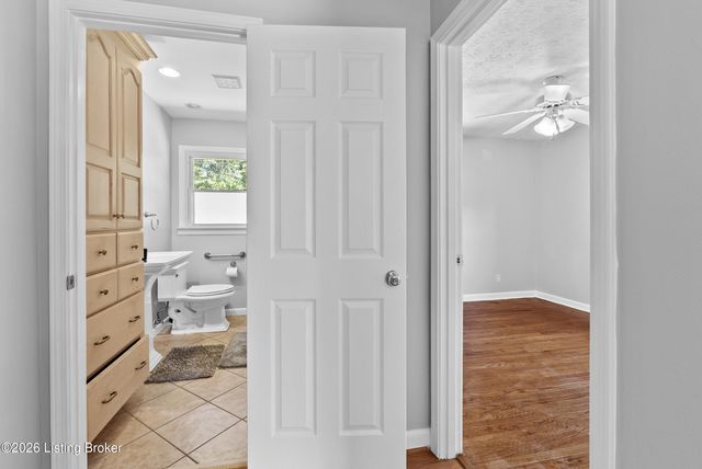 3021 Vogue Ave, Louisville, KY 40220