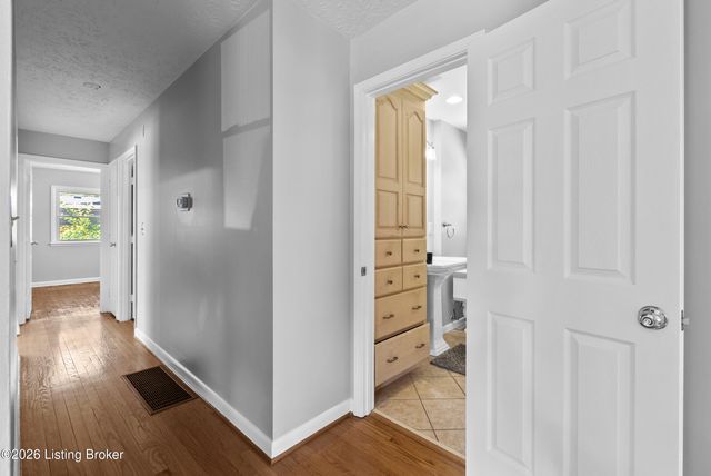 3021 Vogue Ave, Louisville, KY 40220