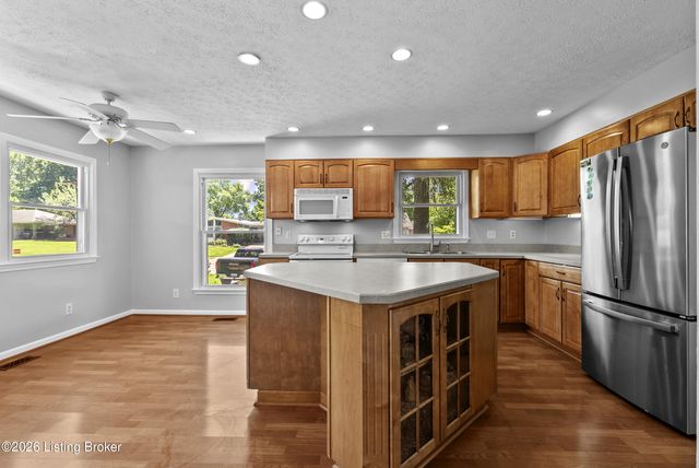 3021 Vogue Ave, Louisville, KY 40220