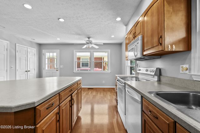 3021 Vogue Ave, Louisville, KY 40220