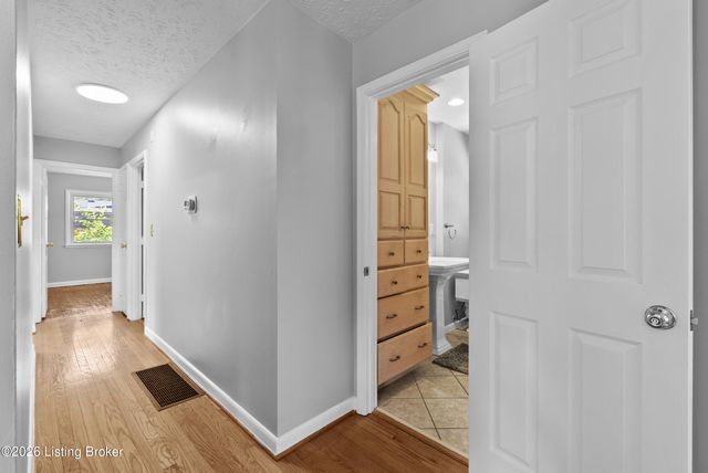 3021 Vogue Ave, Louisville, KY 40220