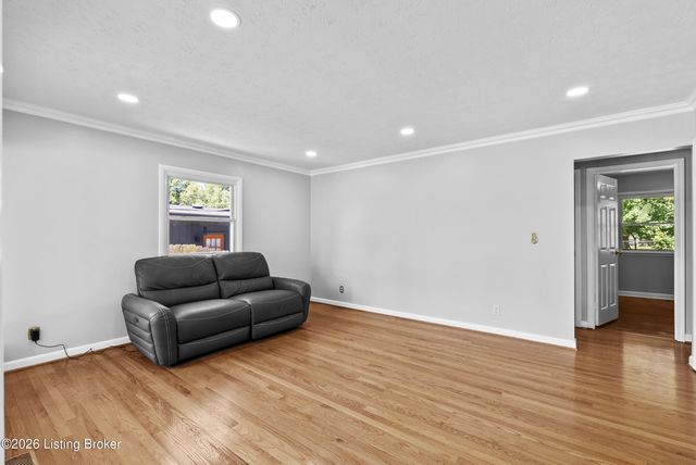 3021 Vogue Ave, Louisville, KY 40220