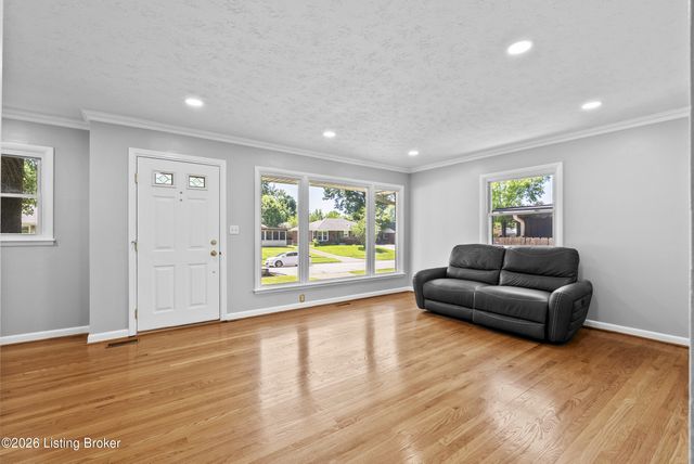 3021 Vogue Ave, Louisville, KY 40220