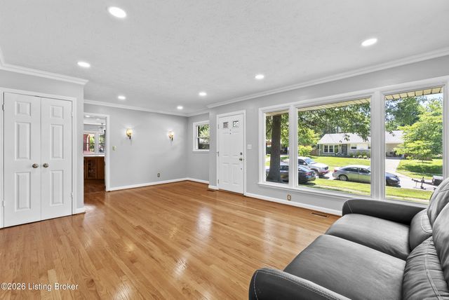 3021 Vogue Ave, Louisville, KY 40220