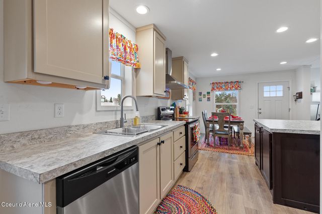 1664 W Bounty LOOP, Hayden, ID 83835