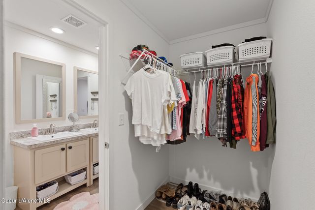 1664 W Bounty LOOP, Hayden, ID 83835