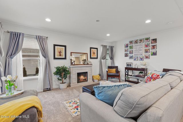 1664 W Bounty LOOP, Hayden, ID 83835