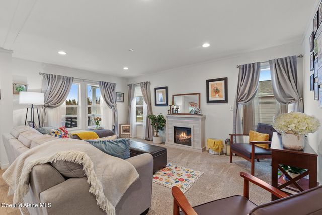 1664 W Bounty LOOP, Hayden, ID 83835