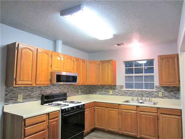 501 Mounts Avenue, Denton, TX 76201