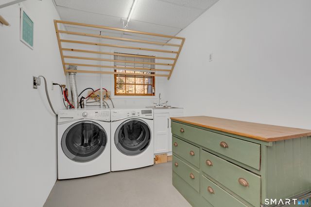 16 Marion Road, Bethany, CT 06524